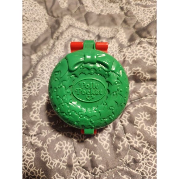 Polly Pocket Vintage 1993 Christmas Wreath & Scene Compact - Picture 2 of 3